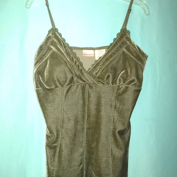 No Boundaries Olive Lace Trim Top - Picture 2 of 7